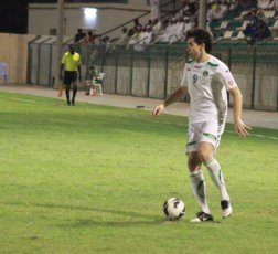 Pelo Mundo: Brasileiro ídolo na Ásia acerta com clube do Bahrein