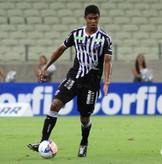 Paulistão: Zagueiro que reforçaria a Ponte dá “bolo” e acerta com o Atlético-PR