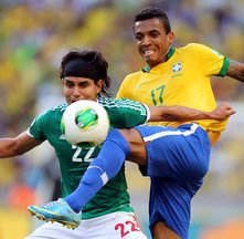 Ex-Bayern, volante diz ficar bem como coadjuvante da seleção