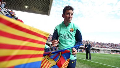 Espanhol: Messi faz 3 gols em treino do Barça para 13 mil pessoas