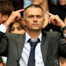 Inglês: Mourinho minimiza polêmica e diz que ainda quer Mata