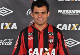 Paranaense: Atlético acerta com volante que conquistou acesso na Série B