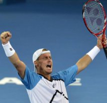 Tênis: Hewitt surpreende Federer e quebra jejum de títulos