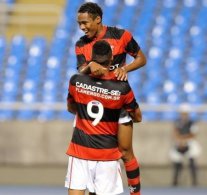 Carioca: Flamengo ganha concorrência de outros clubes por Elias