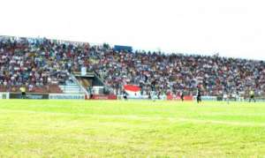 COPA SP: Domingo começa com lambança de árbitro, frangos e derrota da Ponte