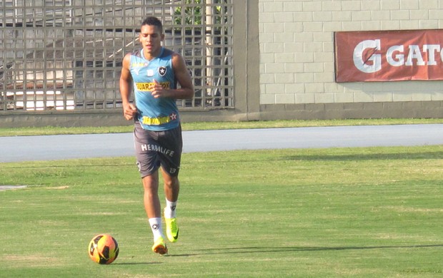 Gaúcho: Internacional acerta com lateral do Botafogo