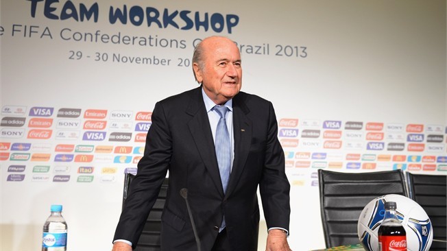 Presidente da Fifa critica Brasil por atraso nas obras da Copa