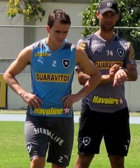 Carioca: Após lesão, lateral quer recuperar espaço no Botafogo