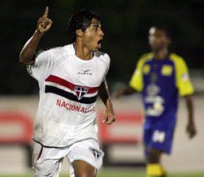 CEARENSE: Com trinca de Iarley, Ferrão goleia, e o Fortaleza vence