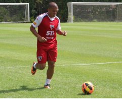 Recuperado, Carleto já treina com bola no São Paulo