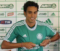 Trio de reforços promete superar pressão no Palmeiras