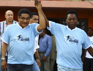 Blog do Ari: ‘Eusébio era mais veloz e Pelé tinha mais talento’