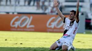 Em busca de lateral, Corinthians pode ter novidade