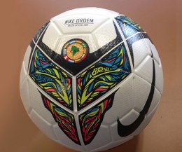 Conmebol divulga a bola da Libertadores 2014: colorida e com nome sem graça