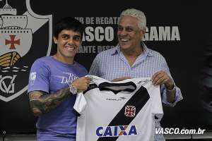 Após indecisão, Corinthians tenta empréstimo de jogador nascido no próprio terrão