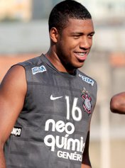 São Paulo faz nova investida para ter ex-volante do Corinthians