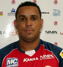 No mercado, ex-atacante do Flamengo está próximo de definir destino