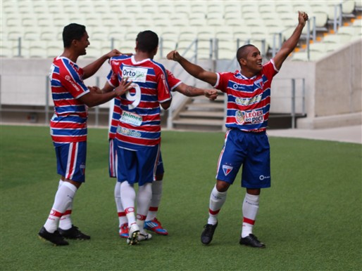 CEARENSE: Fortaleza goleia e se isola na liderança