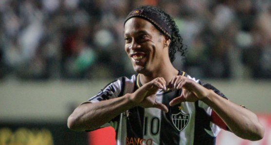 Presidente do Atlético-MG confirma acerto com Ronaldinho Gaúcho