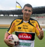 Com propostas do futebol brasileiro, ex-Grêmio retorna a Portugal