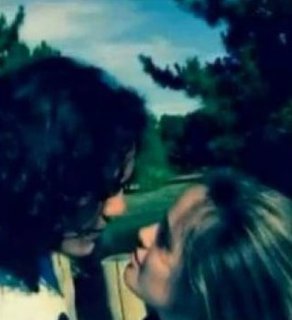 Atacante da Seleção Uruguaia não perde tempo e já tem novo amor