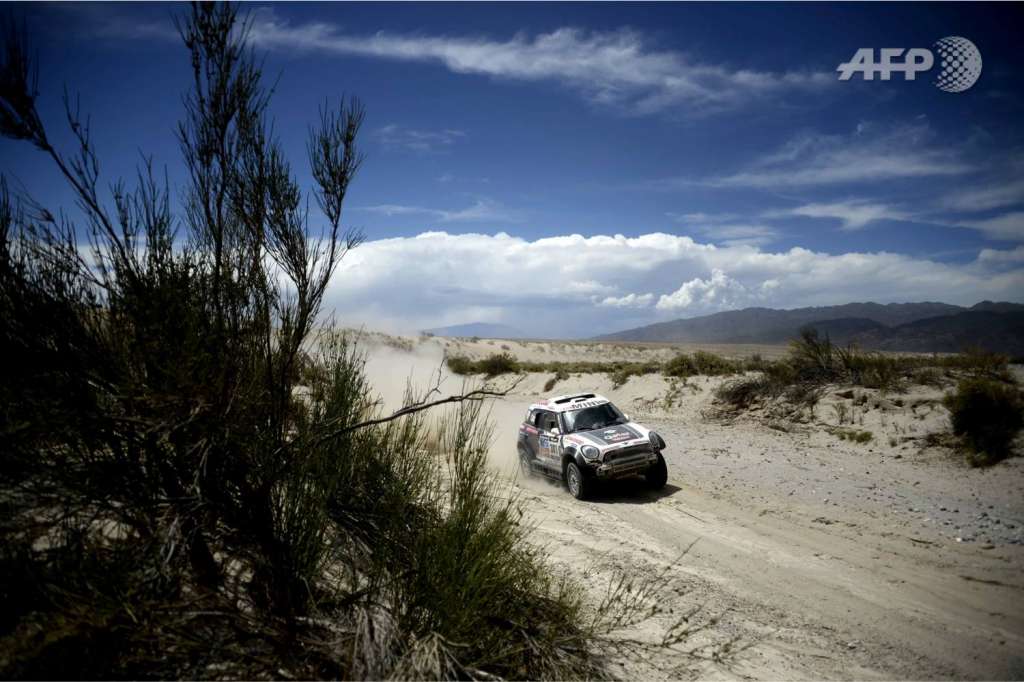 Rali: Marc Coma e Nani Roma seguem líderes no Dakar