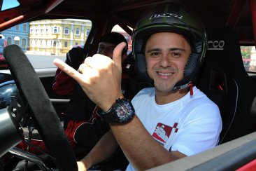 Desafio das Estrelas: Ex-piloto da Ferrari, leva susto e faz manobras radicais