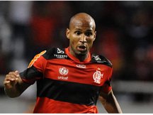 Carioca: Lateral-direito espera ficar livre das lesões no Flu