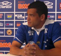 Cruzeiro apresenta dois reforços para temporada 2014