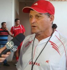 Paulista A3: América apresenta ex-meia do Oeste e mais três