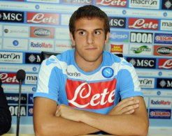 Mesmo sem Vargas, Santos quer contratação de zagueiro do Napoli