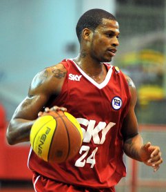 Basquete: Pinheiros vence Espírito Santo e se mantém entre os primeiros