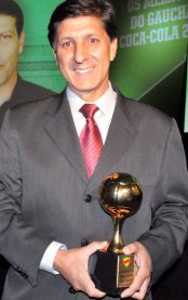 Paulo Porto comemora terceiro título em menos de um ano de Pelotas