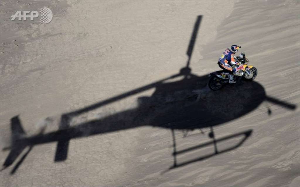 Rali: Peterhansel vence etapa e pressiona líder do Dakar