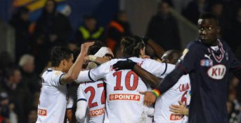 Com ex-São Paulo titular, PSG vence e avança na Copa da Liga