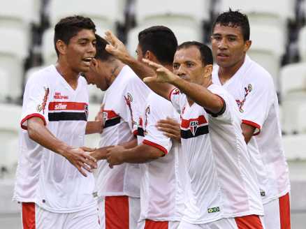 CEARENSE: Fortaleza vence o Icasa e dispara na liderança