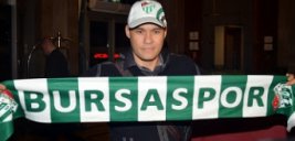 Baiano: Ex-camisa 10 da Ponte deixa Vitória e acerta com clube turco