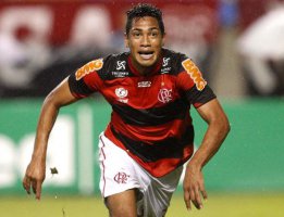 Bolo? Flamengo não oficializa aumento e deixa ‘brocador’ insatisfeito