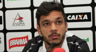 Atacante da Ponte chega à Florianópolis para assinar com time do Brasileirão