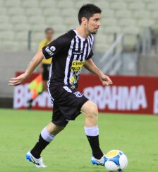 Campeão da Taça dos Campeões Cearenses comemora renovação com o Ceará