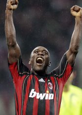 Italiano: Seedorf assina com grande clube até junho de 2016