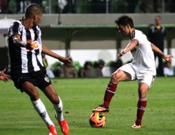 São Paulo fica mais distante de contratar atacante do Fluminense