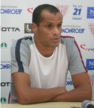 Paulistão terá presidente de clube jogando e treinadores inesperados