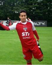 Paulistão: Jadson fica fora do banco do São Paulo em estreia