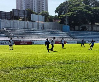 Paulista A3: Sem receber, jogadores do Taubaté se recusam a treinar