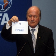 Blatter ganha ‘opositor’ em eleição à presidência da Fifa