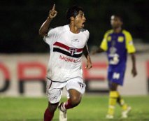 CEARENSE: Ferroviário, do interminável Iarley, tenta voltar a vencer