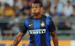 Italiano: Inter de Milão cancela troca de Guarin por Vucinic