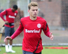 Ex-Inter realiza exames e fica ainda mais próximo do Santos