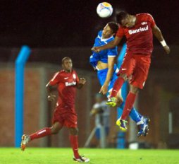 GAÚCHO: Inter B mantém 100% e dupla de Caxias também vence